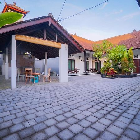 Kos Bulan Bali Hotel Kuta  Exterior photo